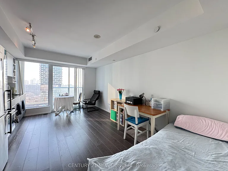 68 Shuter St #1811 — Photo 13