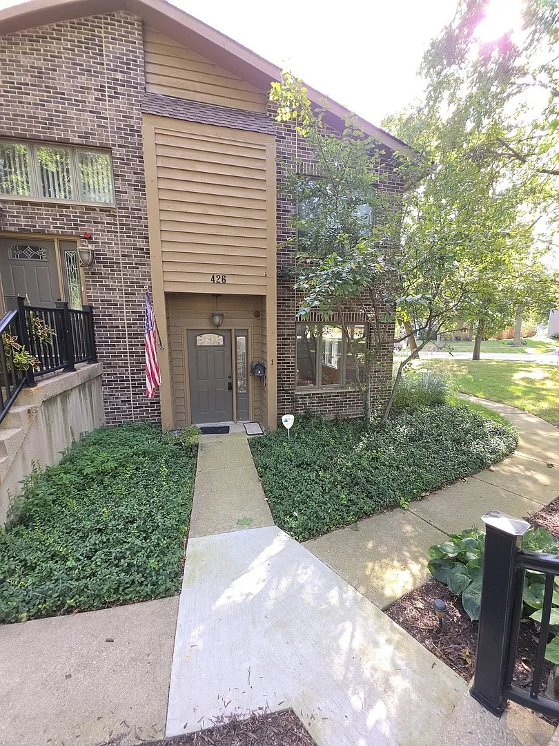 2 bed, 1200 sqft, $2,250 — Photo 1