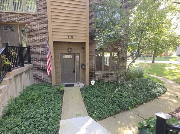 426 S 4th St #1, Saint Charles, IL 60174