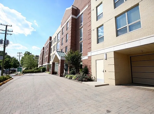 Thomas Place — Photo 16