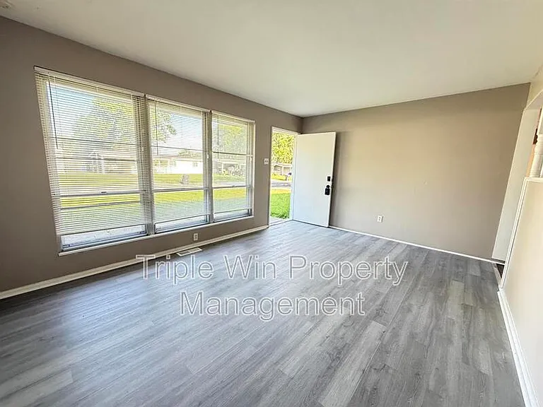 1710 Kay Dr — Photo 6