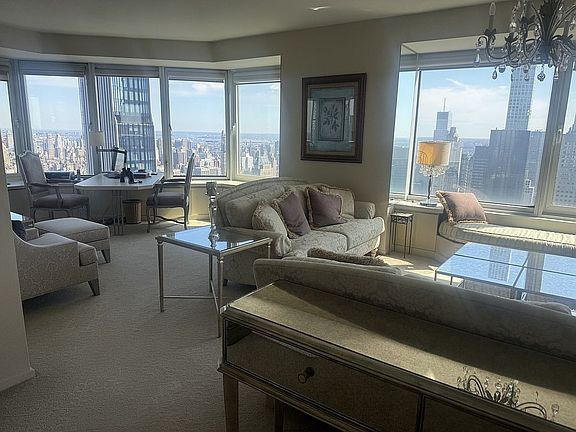 3rd image of 150 W 56th St APT 6101