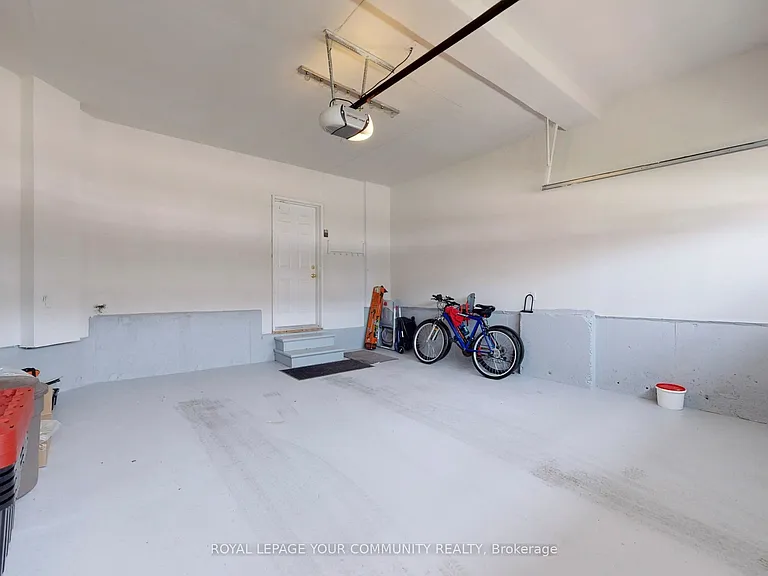 39 Lark Cres — Photo 31