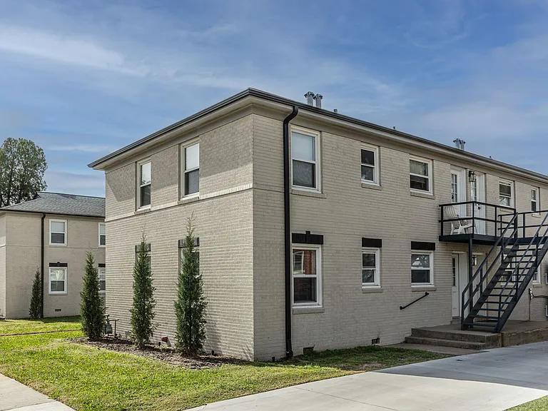Everly Apartments on Cherry Street — Photo 29