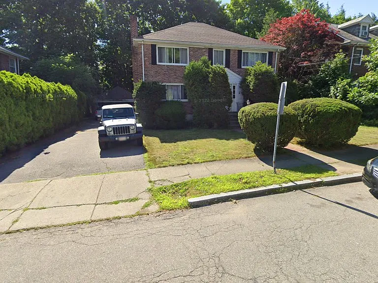 2 family house, 1st floor apartment available
