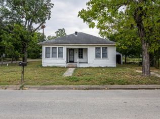 601 N Laurel Ave, Luling, TX 78648