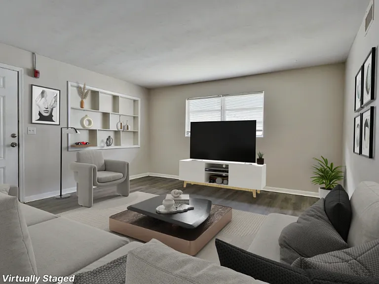 **"Live Among the Palms: Your Arlington Oasis Awaits!"** — Photo 12