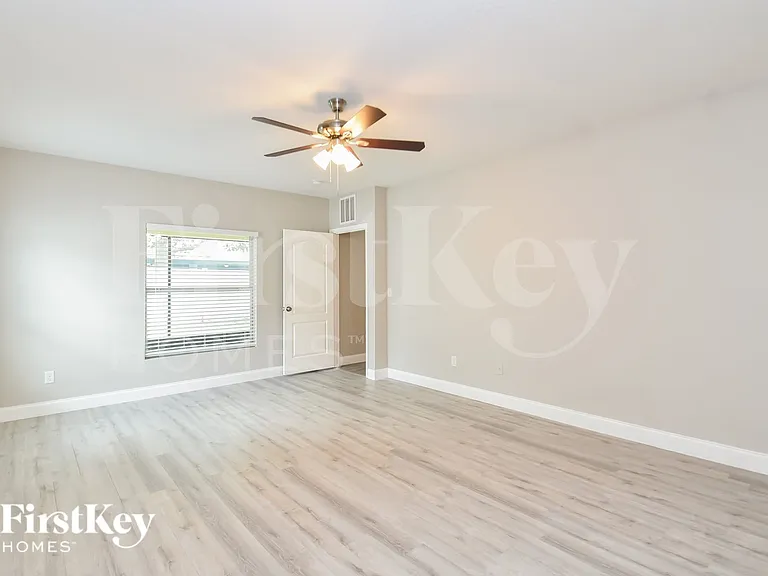 481 Nadeau Way — Photo 9