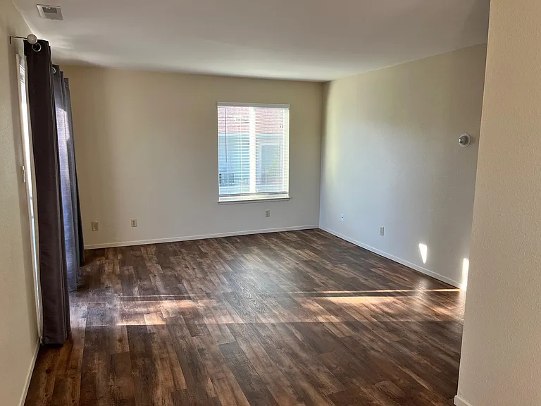 400 S Saliman Rd #110 — Photo 7