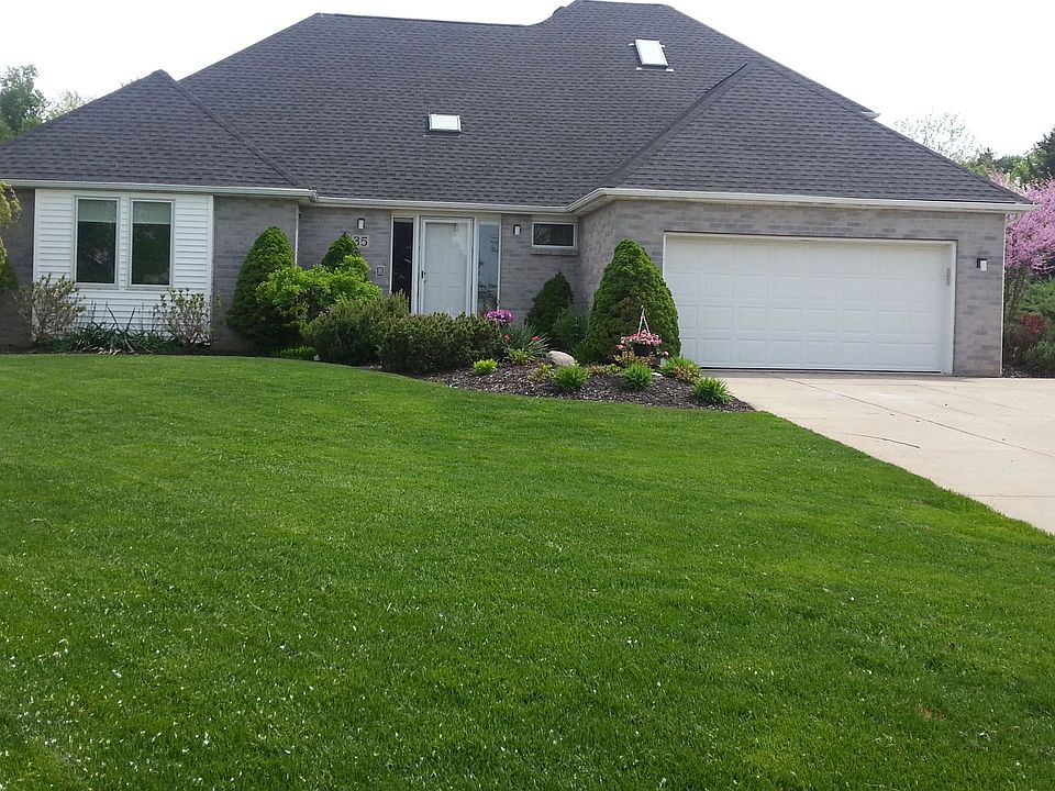 1st image of 35 Brambly Ct