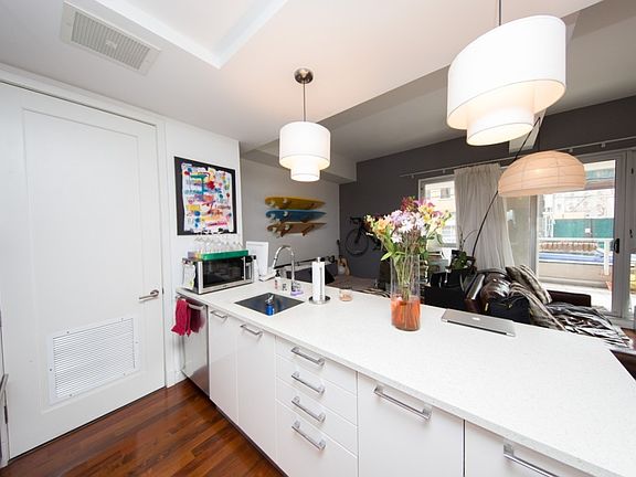 4th image of 125 N 10th St APT Sgd