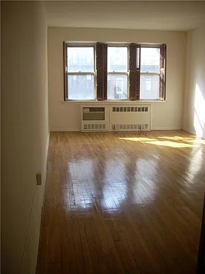 Rented by Apartment Luxe Realty Group, Inc | media 17