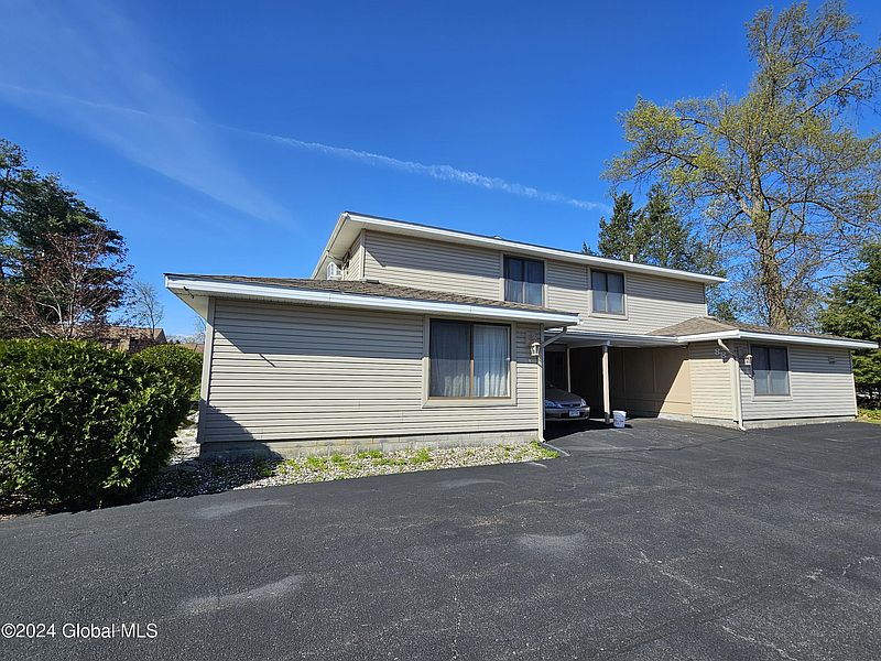 4th image of 85 Yorkshire Drive