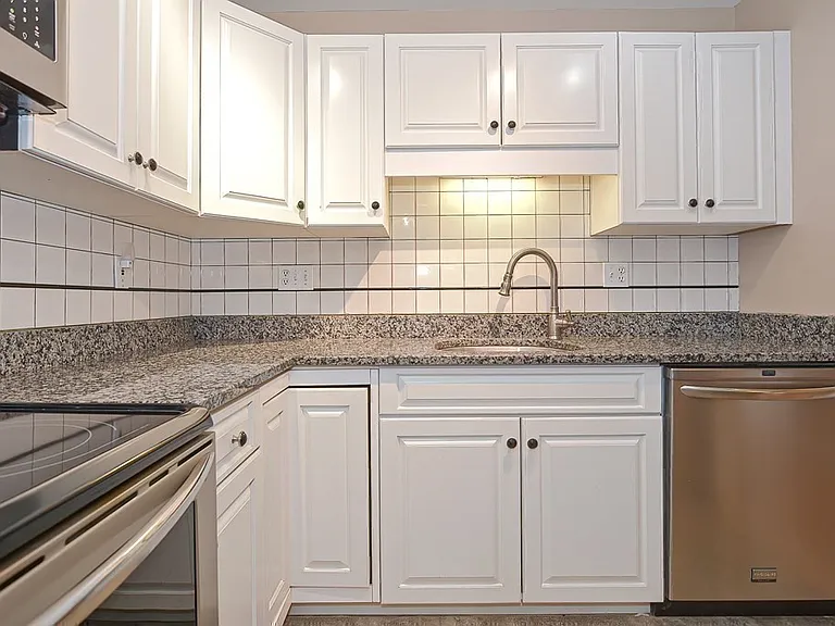 14 Sanford St #29 — Photo 12