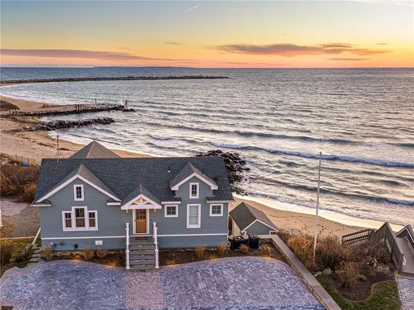 22 Shore Rd, Narragansett, RI 02882