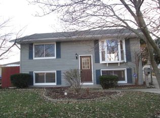 209 McKool Ave, Romeoville, IL 60446