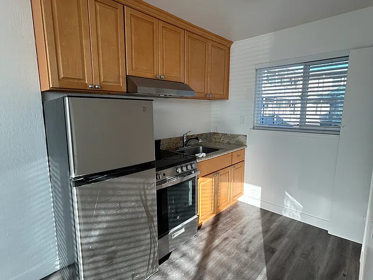 66 E 39th Ave #1 — Photo 8