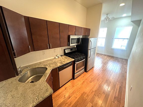 2nd image of 2015 N Carlisle St APT 1
