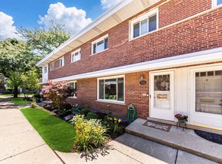 336 S Maple St, Mount Prospect, IL 60056