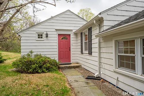 30 Hillsboro Dr Photo 1