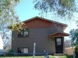 1574 Sloan St, Plymouth, MN 55101