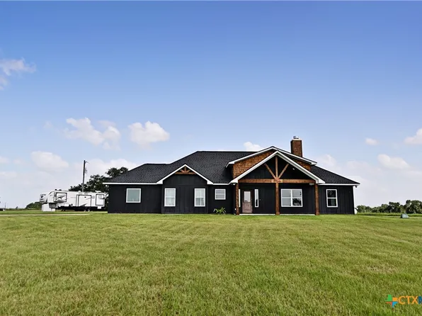 1655 Old Cuero Rd, Yoakum, TX 77995