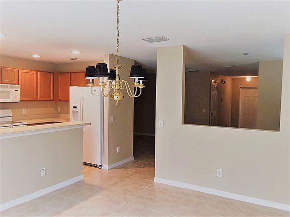 4th image of 4401 Silver Falls Dr