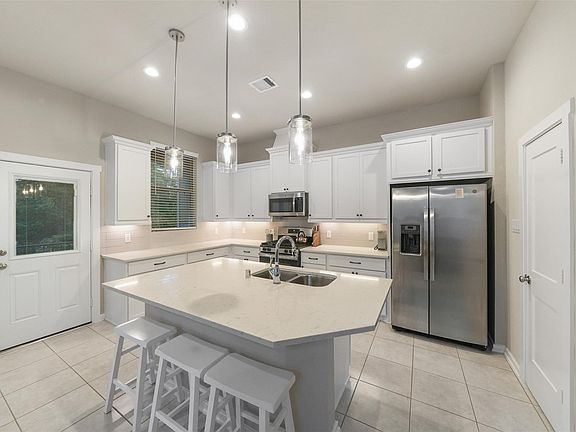 2nd image of 324 N Spotted Fern Dr