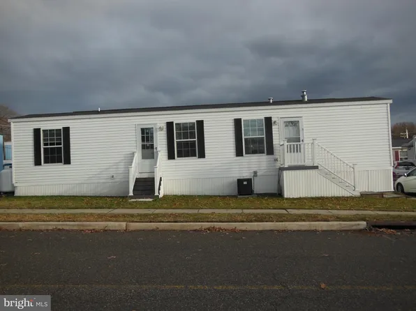1405 Farrell Ave Trailer 329, Cherry Hill, NJ 08002