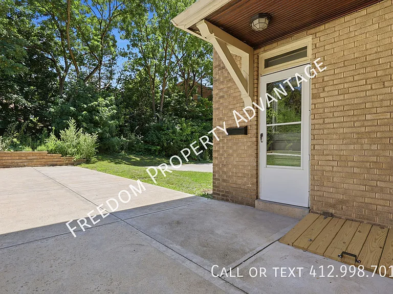 761 Shady Dr E — Photo 32