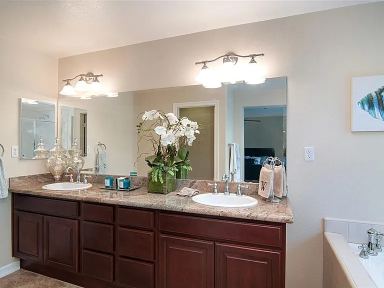 10512 Hollingsworth Way — Photo 13