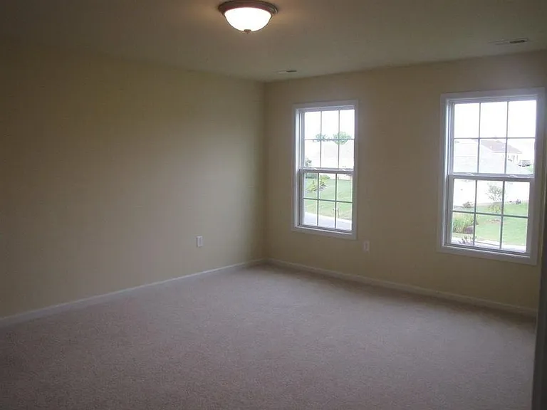 203 Winnbrook St — Photo 12