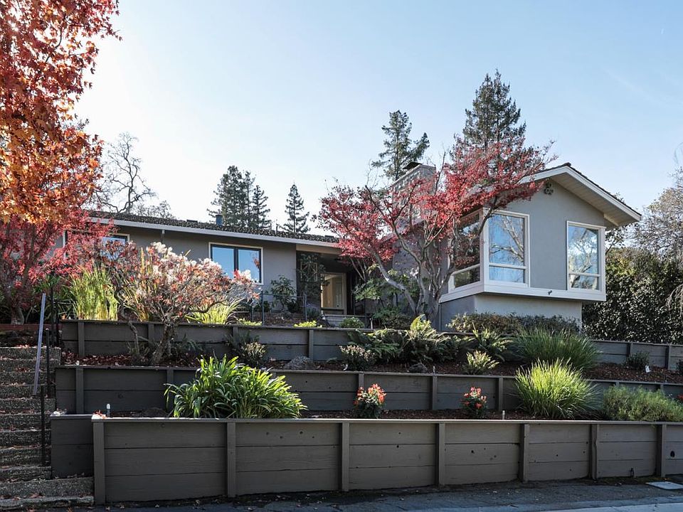 1st image of 945 Siskiyou Dr