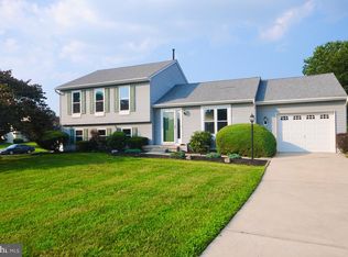 1 Touchstone Ct, Sicklerville, NJ 08081