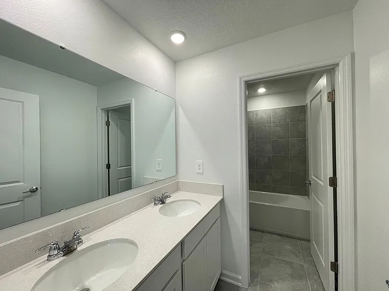 343 Heroic Rd — Photo 16