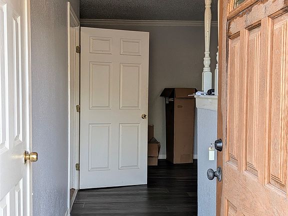 2nd image of 102 S Patricia St