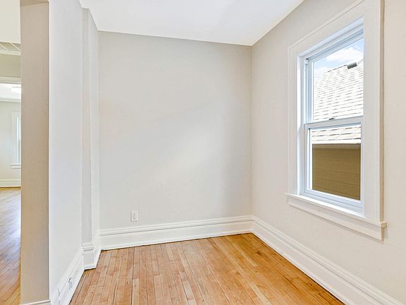5th image of 328 Harrison Ave #2