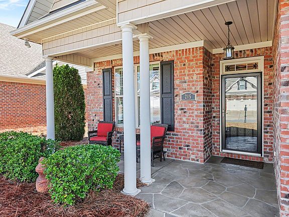 2nd image of 215 Shady Hollow Ln