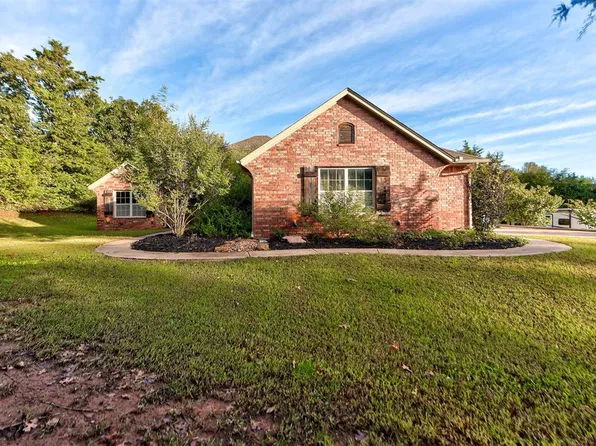 3800 Woodridge Trl, Edmond, OK 73034