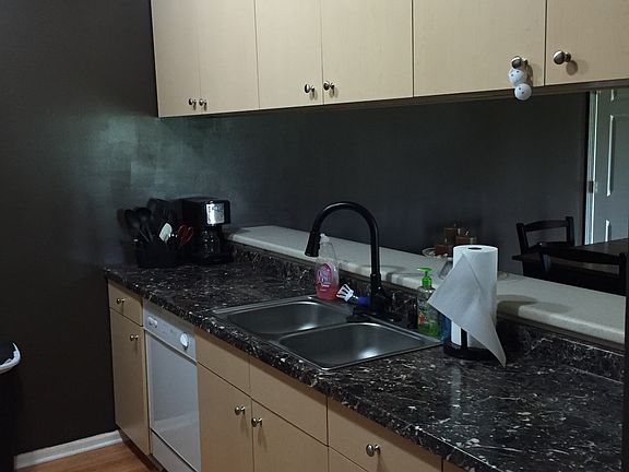 4th image of 1360 SE Florence Dr Unit 58