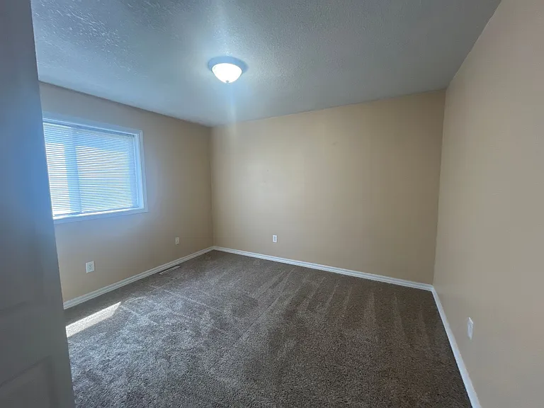 886 Wescott Sq — Photo 8