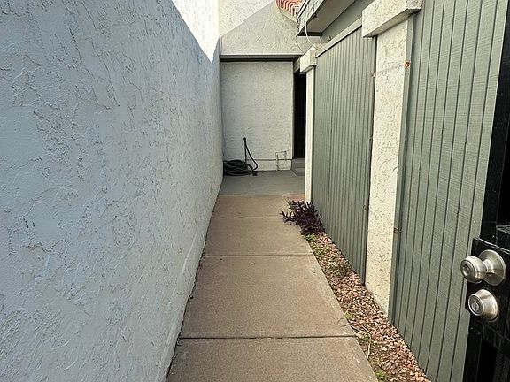 2nd image of 3253 S Fairfield Dr