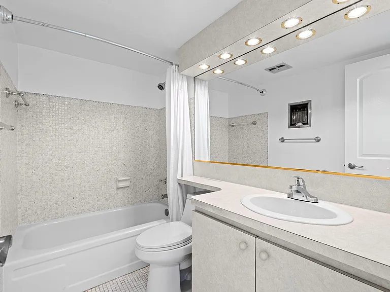 581 Blue Heron Dr #317-B — Photo 21