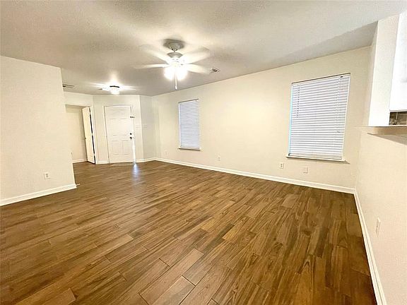 5th image of 11418 Seven Sisters Dr