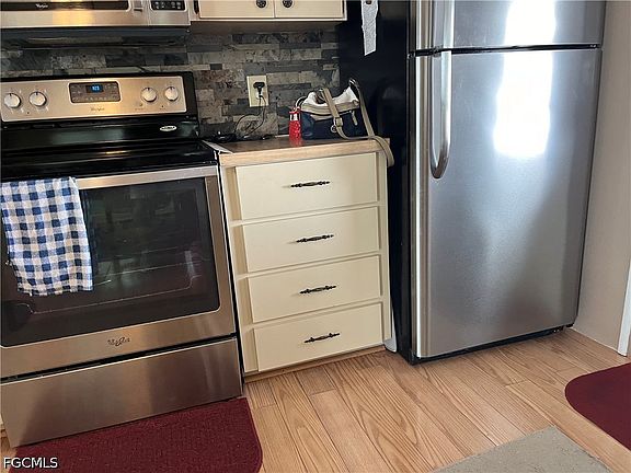 5th image of 16021 Citron Way
