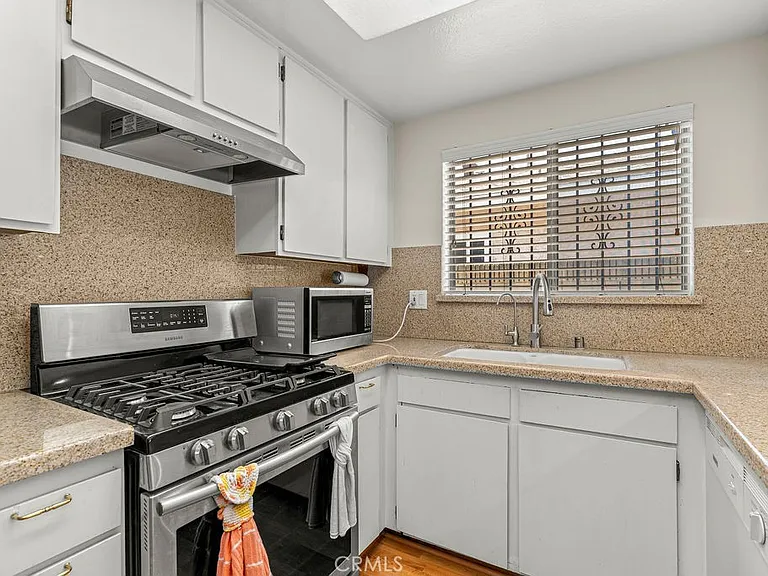 16831 S Mariposa Ave — Photo 11
