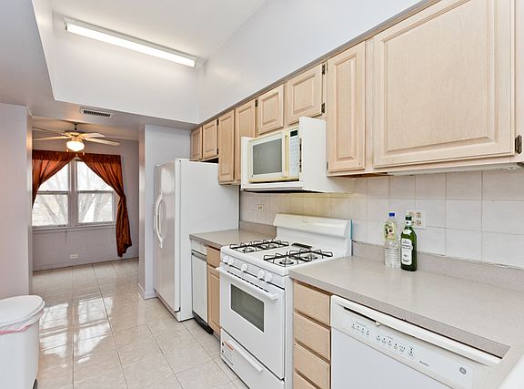 5th image of 4018 N Lincoln Ave #2