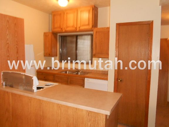 2nd image of 1304 E 900 S APT 2
