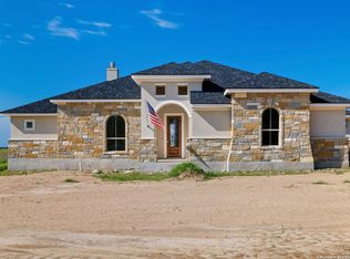 1083 County Road 319, La Vernia, TX 78121
