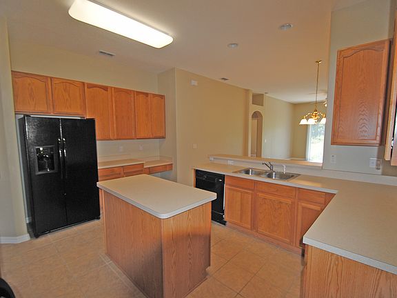 4th image of 30137 Sandbunker Ln